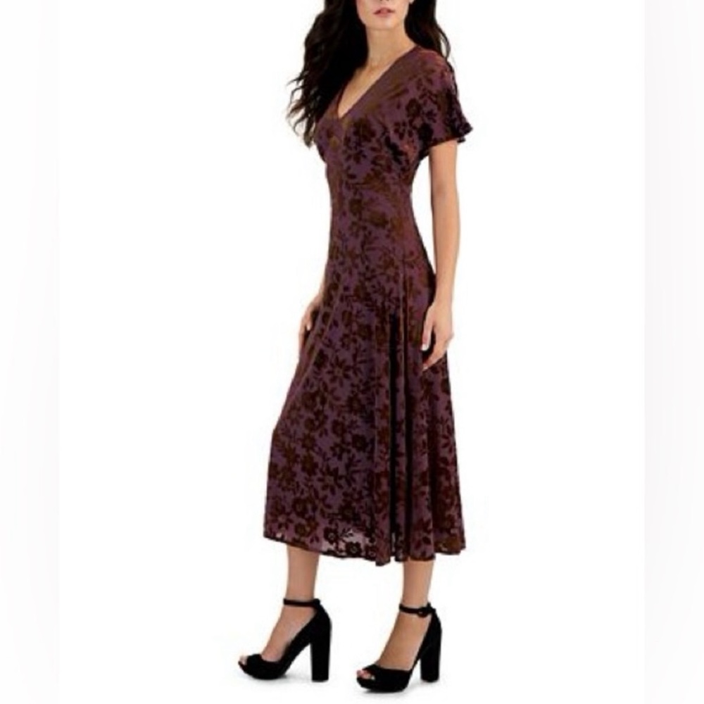 Taylor 
Women's Velvet Burnout Empire Waist Dress